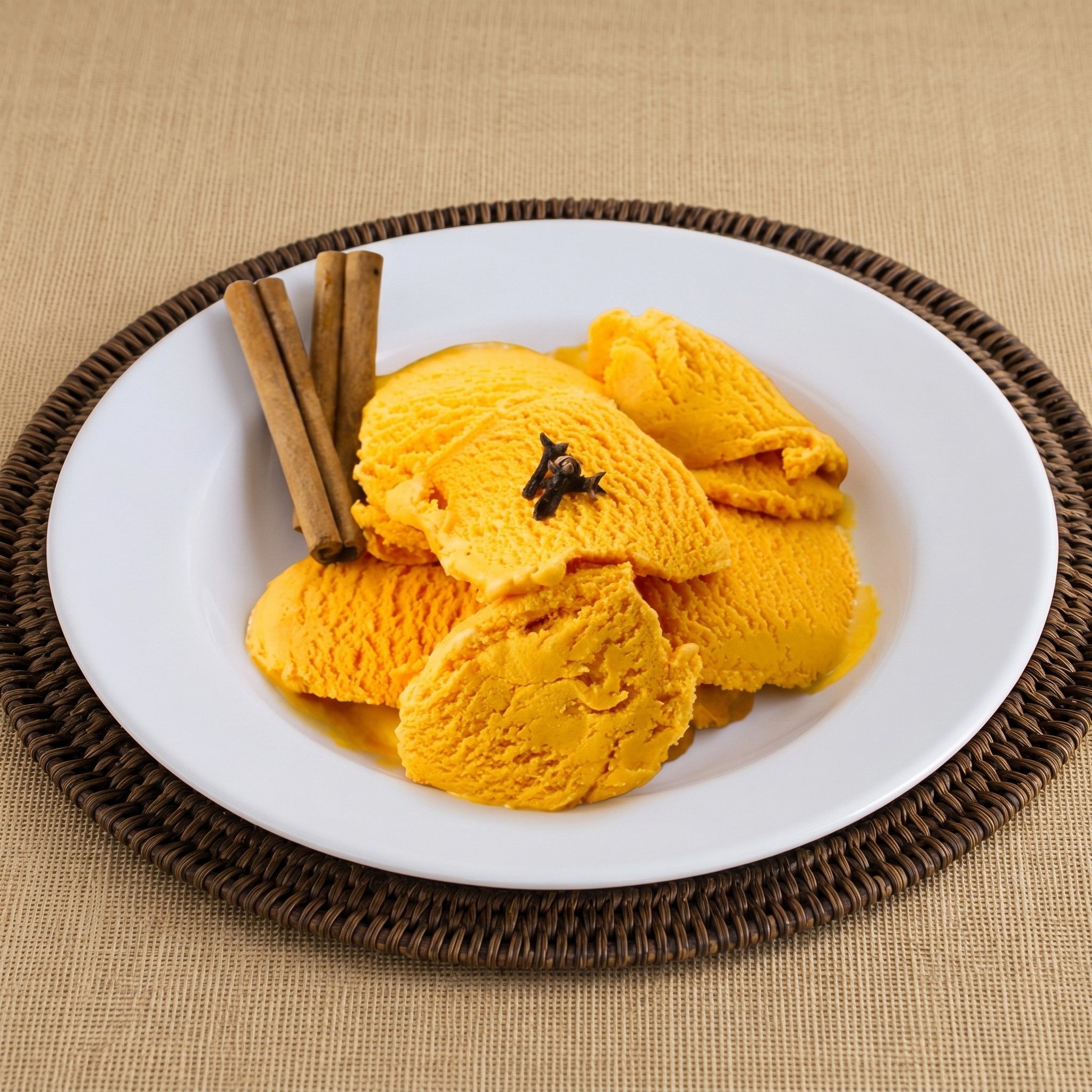 Helado De Lucuma Peruvian Fruit.