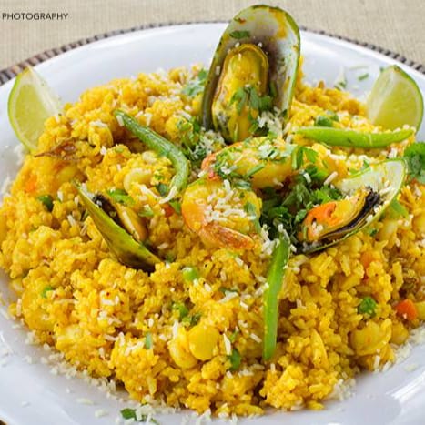 Paella (Aroz Con Mariscos).
